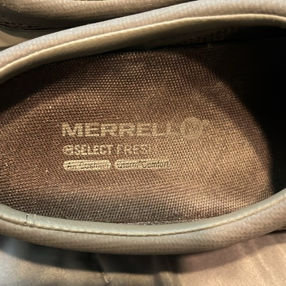 Size7.5 Merrill clogs. Worn maybe once!! - Picture 2 of 3